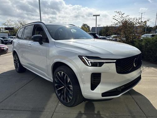 2026 Volvo XC90 B6 Ultra Dark Theme 7-Seater