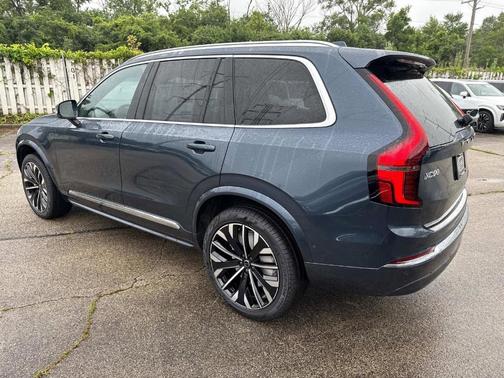 2026 Volvo XC90 B6 Plus 7-Seater