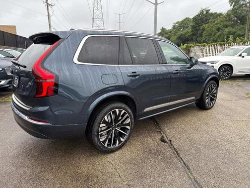 2026 Volvo XC90 B6 Plus 7-Seater