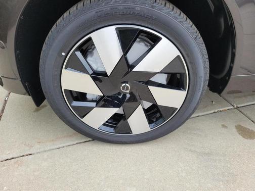 2025 Volvo XC60 Plug-In Hybrid T8 Plus