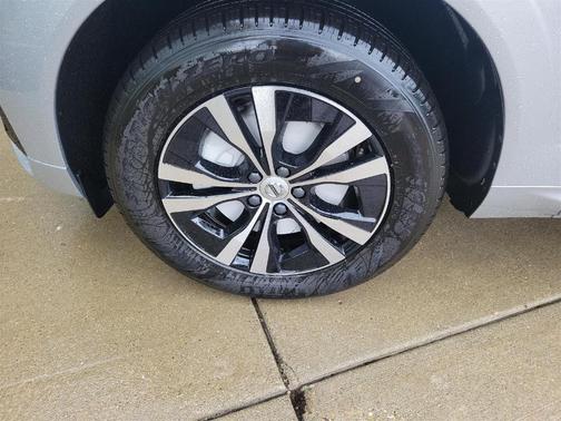 2025 Volvo XC60 B5 Core