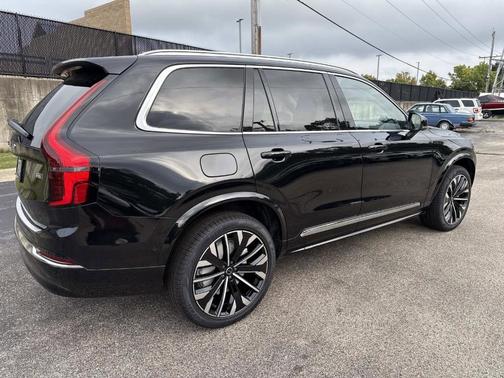 2026 Volvo XC90 B6 Plus 7-Seater