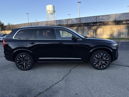 2026 Volvo XC90 B6 Plus 7-Seater
