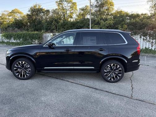 2026 Volvo XC90 B6 Plus 7-Seater