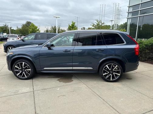 2024 Volvo XC90 B6 Plus Bright Theme 7-Seater