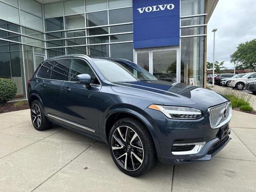2024 Volvo XC90 B6 Plus Bright Theme 7-Seater