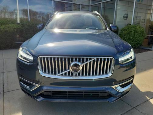2023 Volvo XC90 B6 Ultimate 7-Seater