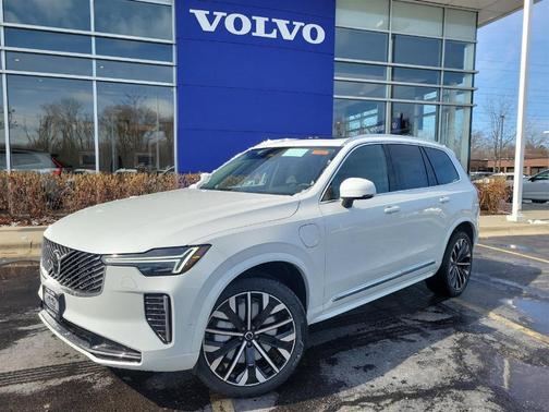 2025 Volvo XC90 Plug-In Hybrid T8 Plus 7-Seater