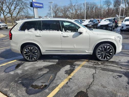 2025 Volvo XC90 Plug-In Hybrid T8 Plus 7-Seater