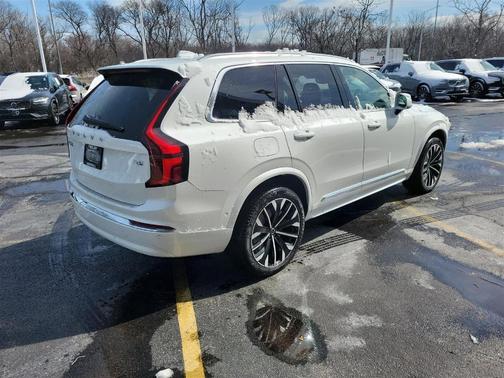 2025 Volvo XC90 Plug-In Hybrid T8 Plus 7-Seater
