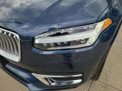 2023 Volvo XC90 B6 Ultimate 7-Seater