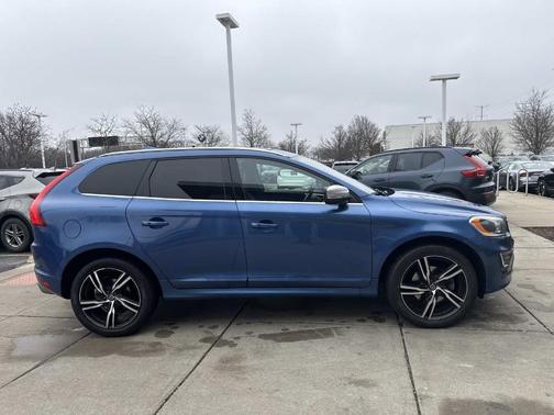 2017 Volvo XC60 T6 R-Design