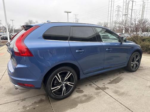 2017 Volvo XC60 T6 R-Design