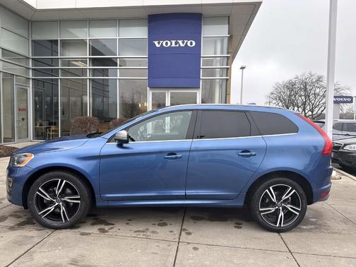 2017 Volvo XC60 T6 R-Design