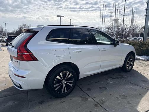 2025 Volvo XC60 B5 Core