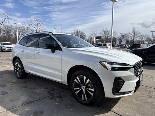 2025 Volvo XC60 B5 Core