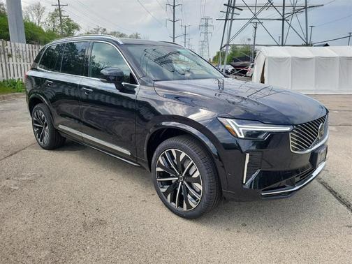 2025 Volvo XC90 B6 Plus 7-Seater