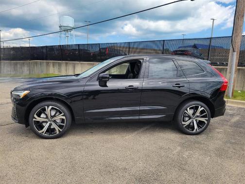 2025 Volvo XC60 B5 Ultra