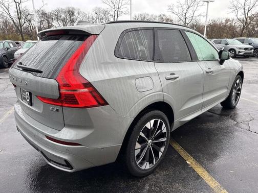 2025 Volvo XC60 B5 Plus