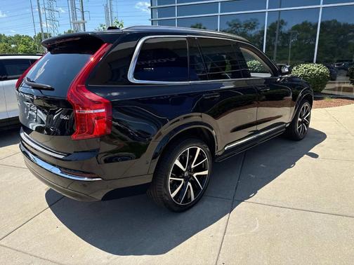 2024 Volvo XC90 B6 Plus Bright Theme 7-Seater