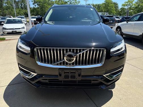 2024 Volvo XC90 B6 Plus Bright Theme 7-Seater