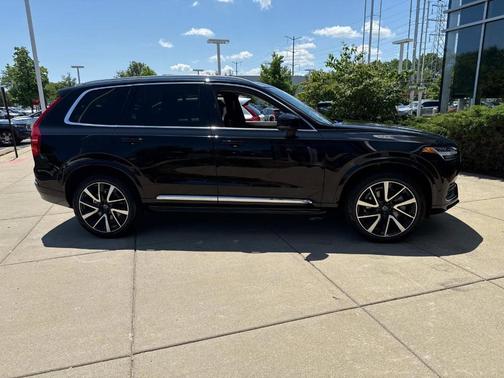 2024 Volvo XC90 B6 Plus Bright Theme 7-Seater