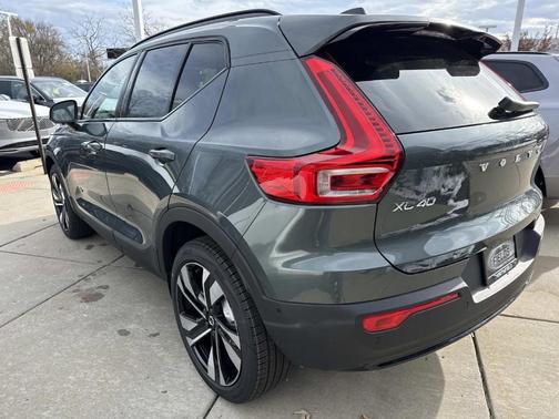 2026 Volvo XC40 B5 Ultra