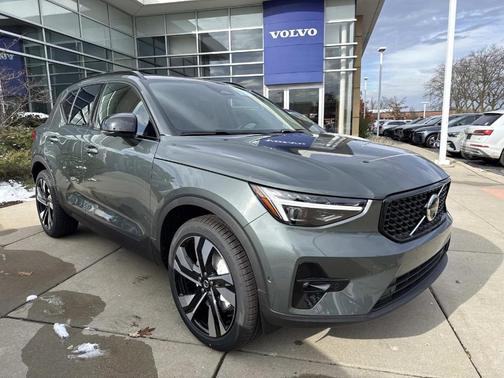 2026 Volvo XC40 B5 Ultra