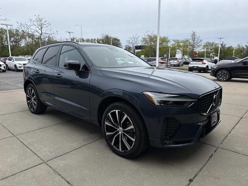Denim Blue Metallic 2023 Volvo XC60 B5 Plus Dark Theme