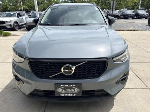 Thunder Gray Metallic 2023 Volvo XC40 B5 Plus Dark Theme