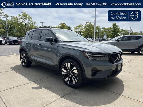 Thunder Gray Metallic 2023 Volvo XC40 B5 Plus Dark Theme