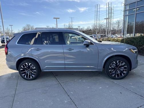 Vapour Grey 2026 Volvo XC90 Plug-In Hybrid T8 Ultra 7-Seater