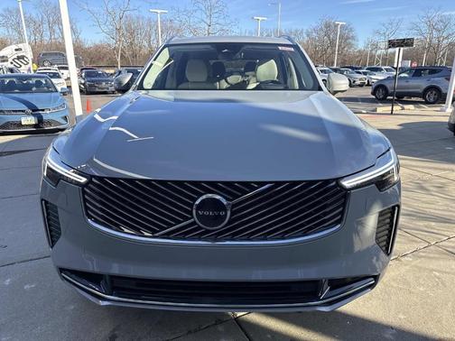 Vapour Grey 2026 Volvo XC90 Plug-In Hybrid T8 Ultra 7-Seater