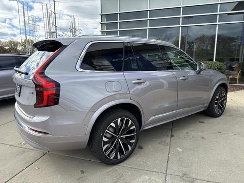 2026 Volvo XC90 B6 Plus 7-Seater