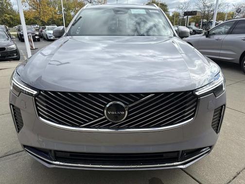 2026 Volvo XC90 B6 Plus 7-Seater