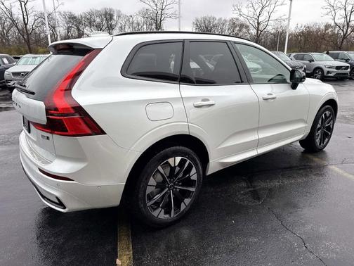 2026 Volvo XC60 B5 Plus