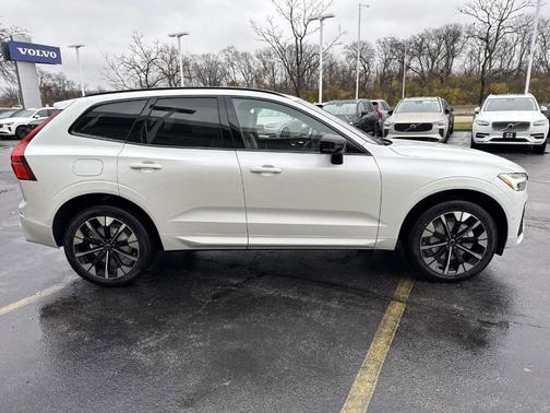 2026 Volvo XC60 B5 Plus