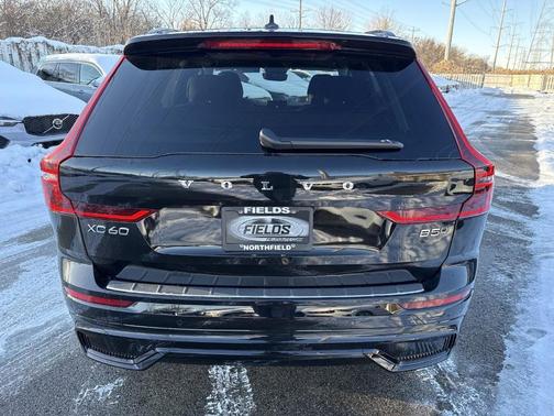 2026 Volvo XC60 B5 Plus