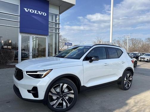 2026 Volvo XC40 B5 Ultra