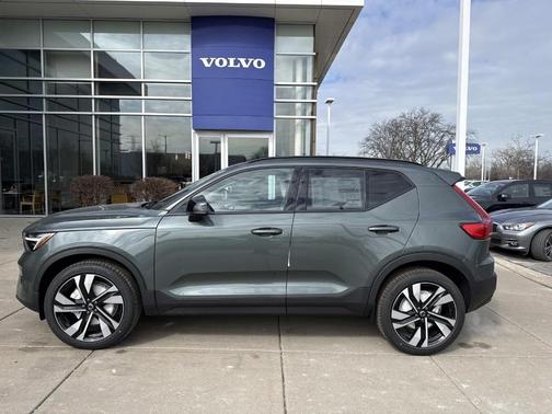 2026 Volvo XC40 B5 Ultra