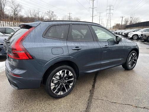 2026 Volvo XC60 B5 Plus