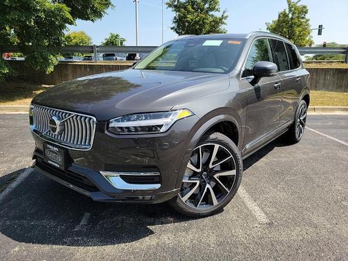 2025 Volvo XC90 B6 Plus 7-Seater
