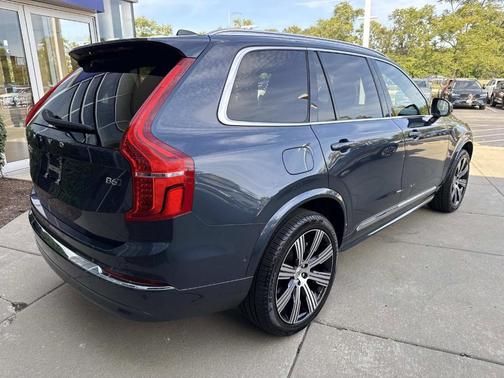 2024 Volvo XC90 B6 Ultimate Bright Theme 7-Seater