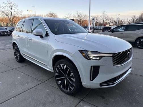 2025 Volvo XC90 B6 Plus 7-Seater