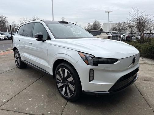 2025 Volvo EX90 Twin Motor Plus