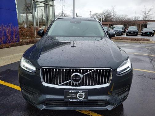 Photo 4 of 32 of 2021 Volvo XC90 T6 Momentum 6 Passenger
