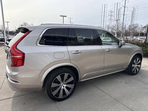 2025 Volvo XC90 B6 Ultra