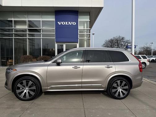 2025 Volvo XC90 B6 Ultra