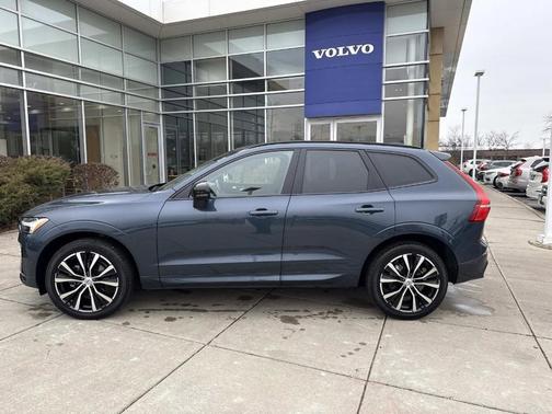 2025 Volvo XC60 B5 Plus