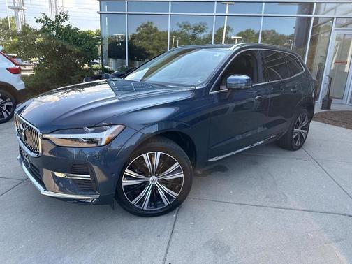 2023 Volvo XC60 B5 Ultimate Bright Theme